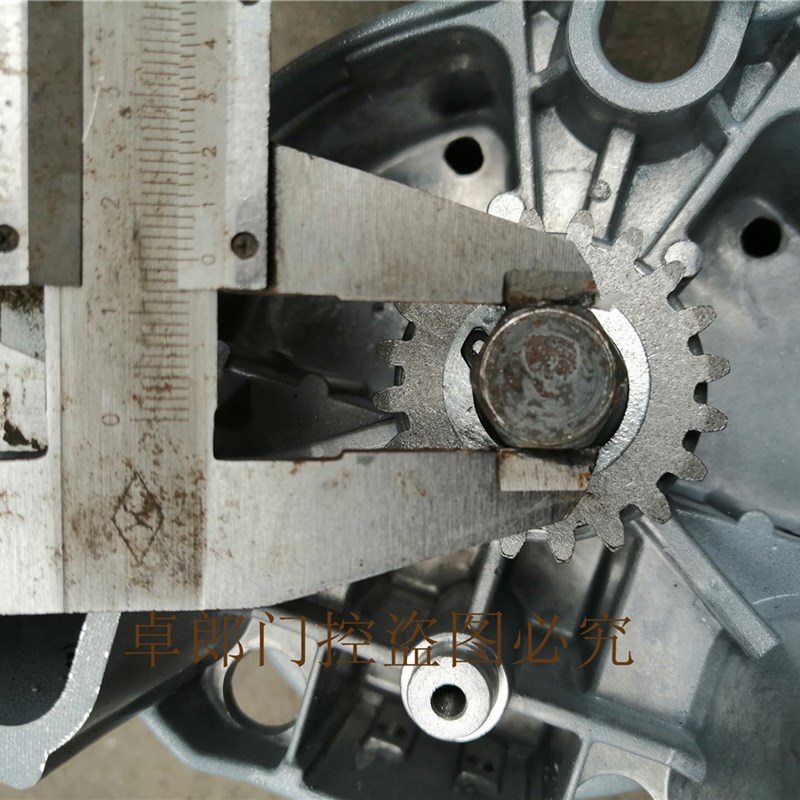 卷闸门电机固定脚底座齿轮减速箱通用漳州拉卷帘门电机变速箱脚座