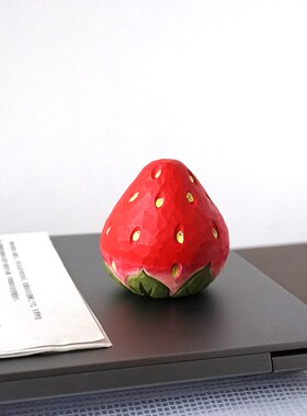 《没烦恼》手工木雕草莓可爱创意办公室书桌台面装饰小摆件礼物