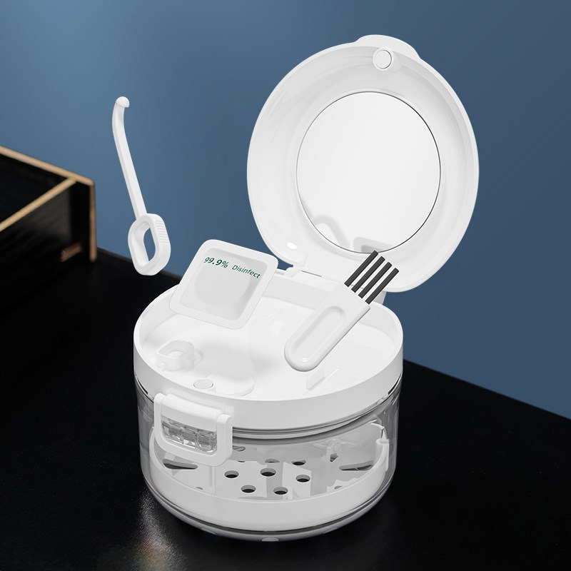 隐形牙套收纳盒老人儿童正畸牙套清洗保持器小巧随身便携式带镜子