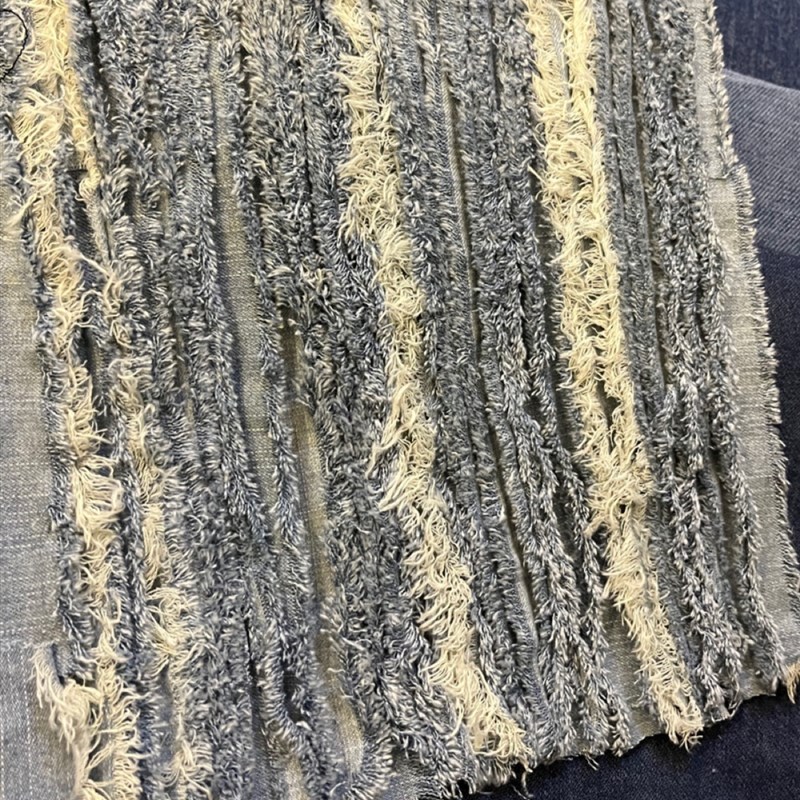 做旧水洗牛仔布料毛边风格设计师作品展示用途学院毕业生牛仔面料