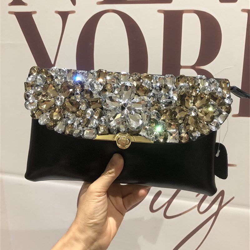 真皮手拿包女镶钻女小包斜挎单肩包带钻新款韩版水钻手抓包大容量