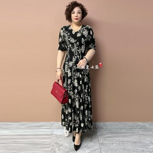 中年妈妈夏装连衣裙2024新款气质中老年人女时尚夏季冰丝碎花裙子
