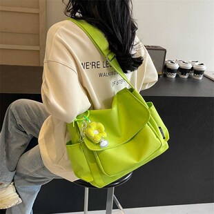 帆布大学生上课通勤包小清新休闲斜挎包爆 荧光绿单肩包女2024新款