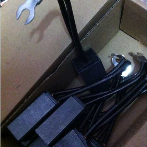 电刷MG70 32X40X50 重庆赛力盟电机碳刷32*40*50