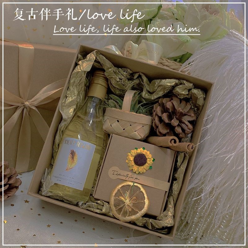 香薰蜡烛复古生日礼物送女生闺蜜高档伴手礼小众毕业礼物送女朋友