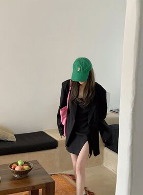 雨菲2024冬季新款韩版t气质开叉吊带连衣裙宽松百搭显瘦西装两件
