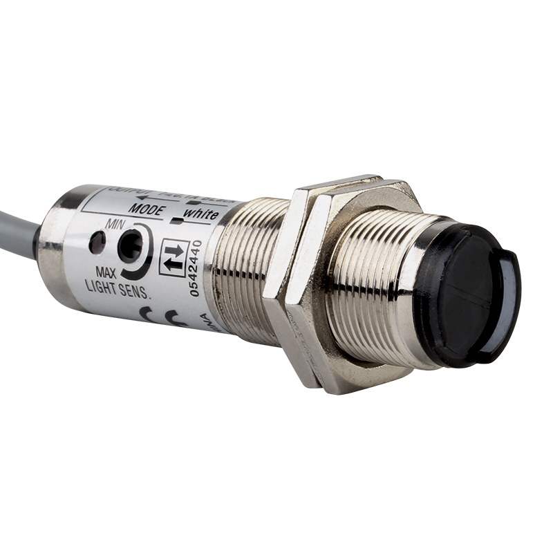 M18漫反射光电开关红外传感器感应开关D-N三线2VNPN常开CM