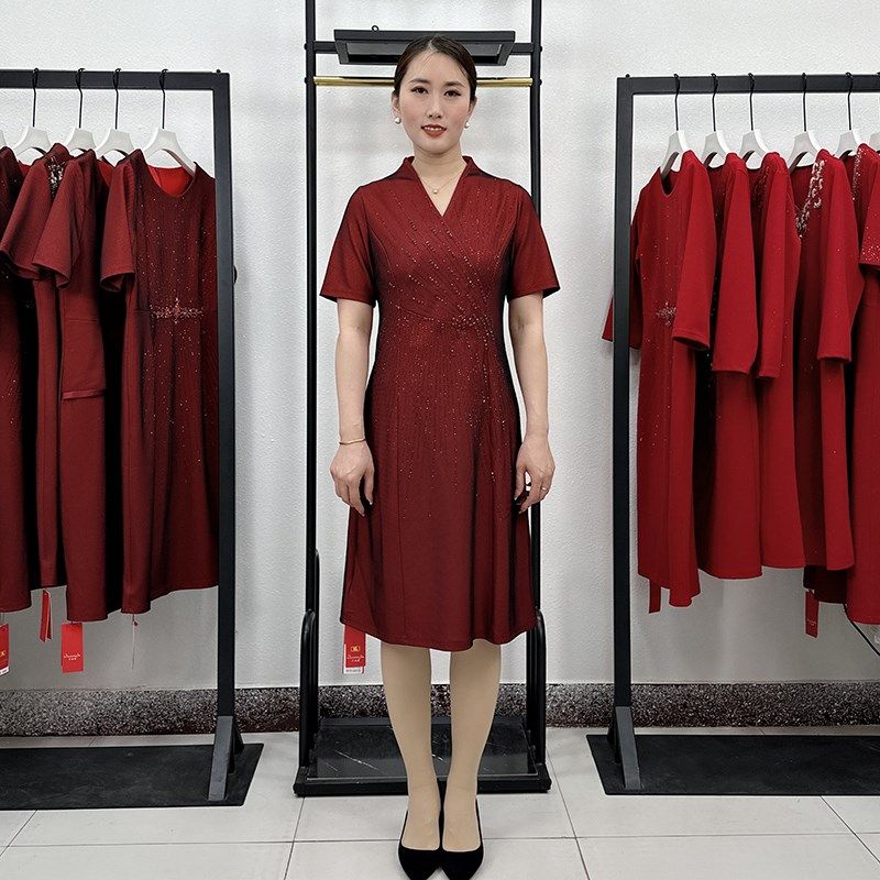 高级感妈妈婚礼礼服大码夏季结婚酒红喜服高端喜婆婆婚宴装连衣裙