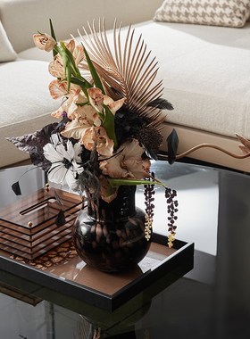 美容院会所商业空间休息区茶几洽谈桌装饰托盘花瓶摆件小软装搭配