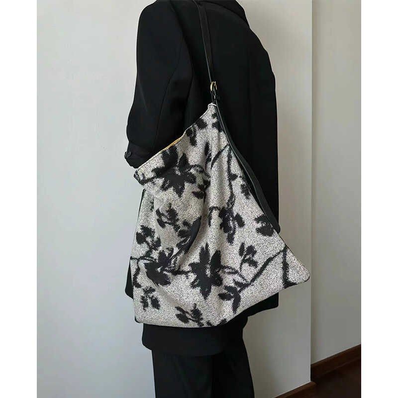 拼色刺绣大容量头层牛皮高级感时尚国风油画单肩托特妈咪斜挎包,箱包皮具/热销女包/男包,通用款女包,淘宝优惠券,粉丝福利购,淘宝优惠卷