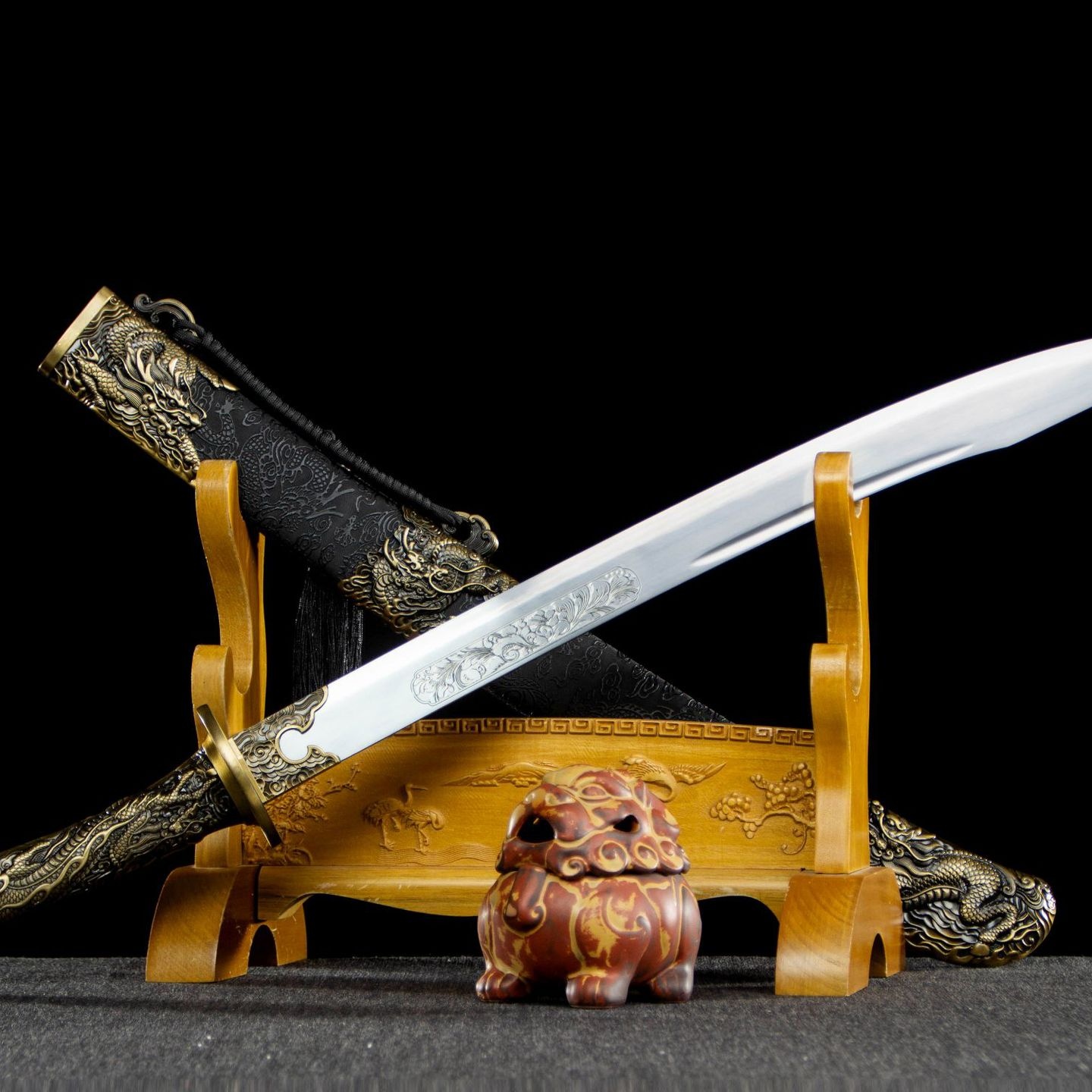 龙泉市刀剑高锰钢一体金属柄牛尾战刀武术唐横刀影视冷兵器未开刃