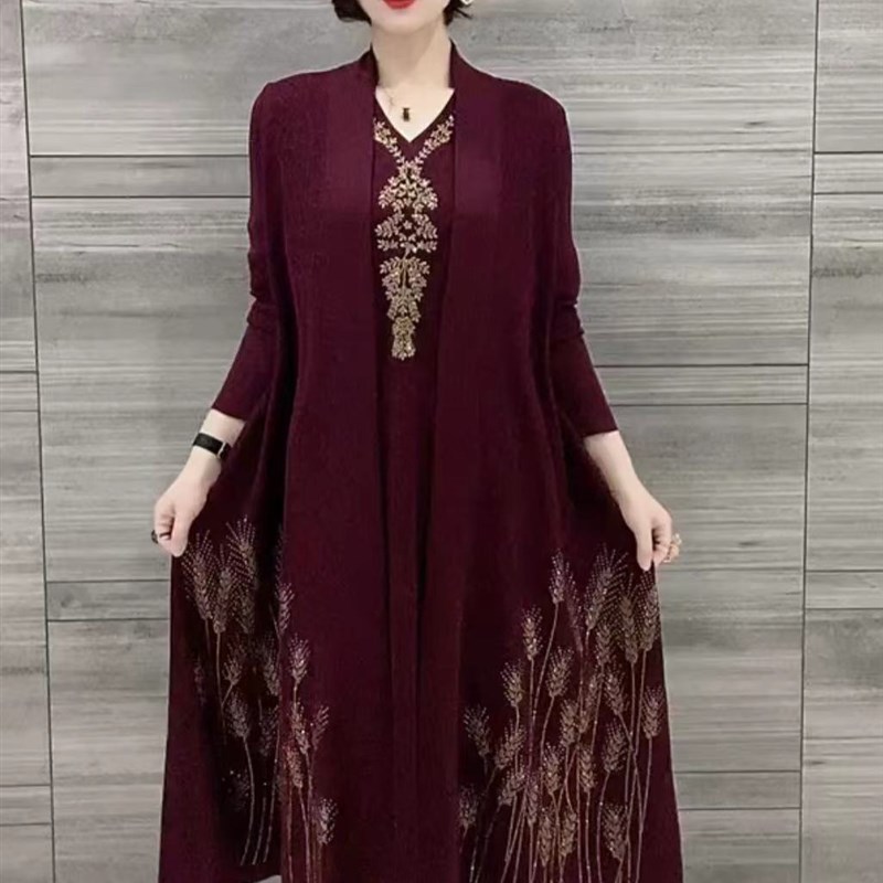 重工妈妈婚宴礼服秋七分袖针织衫V翎毛衣打底Q外穿压皱显瘦连衣裙