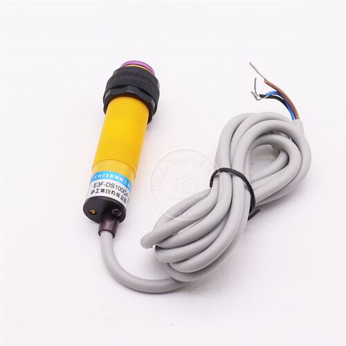 沪工光电开关红外漫反射1米传感器E3F-DS100C4三线npn常开常闭24V