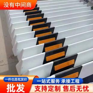 玻璃钢警示桩百米桩红白道口警示桩公路界碑道口标识桩