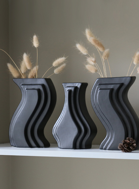 阶梯人物相机摆件黑白几何花瓶客厅酒柜架子艺术样板间软装饰品