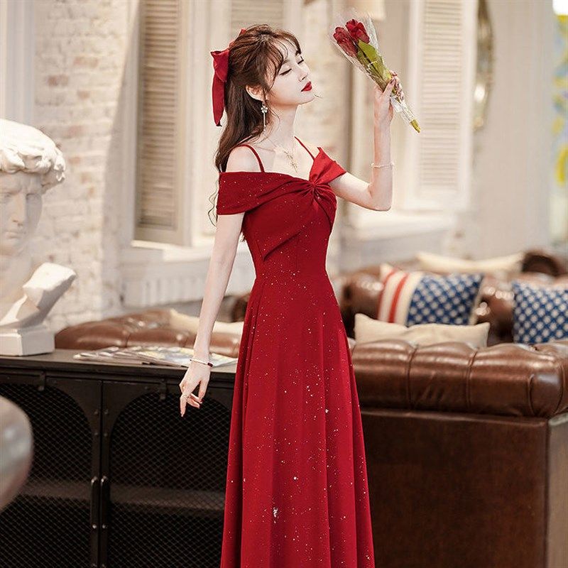 孕妇新娘长裙敬酒服吊带酒红色结婚连衣裙小个子2024新款订婚礼服