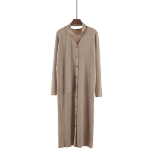 新款针织连衣裙女春秋修身中长款开衫毛衣裙坑条气质打底过膝长裙