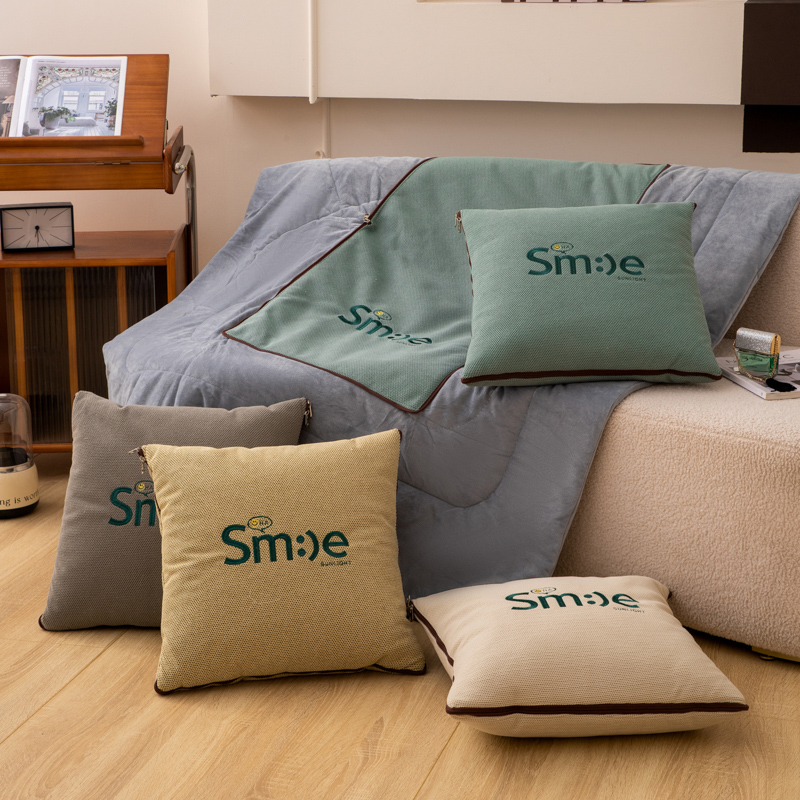 简约抱枕被加厚水晶绒二合一车载靠垫办公室午睡折叠靠枕沙发盖毯