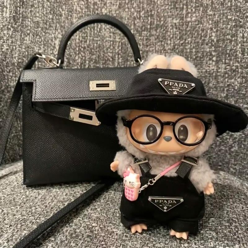 拉布布娃衣三代站立搪胶背带裤帽子配labubu一二代马卡龙衣服眼镜