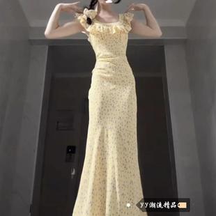 2025新款 小飛袖 黃色碎花吊帶連衣裙子女夏季 海邊度假氣質長裙 法式