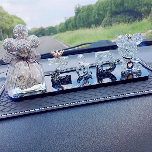 私人定制姓名字母汽车内载创意网红女神款中控台仪表盘摆件装饰品