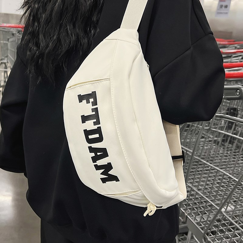 学生运动斜挎包男士胸包腰包休闲字母小挎包轻便单肩包女潮流背包