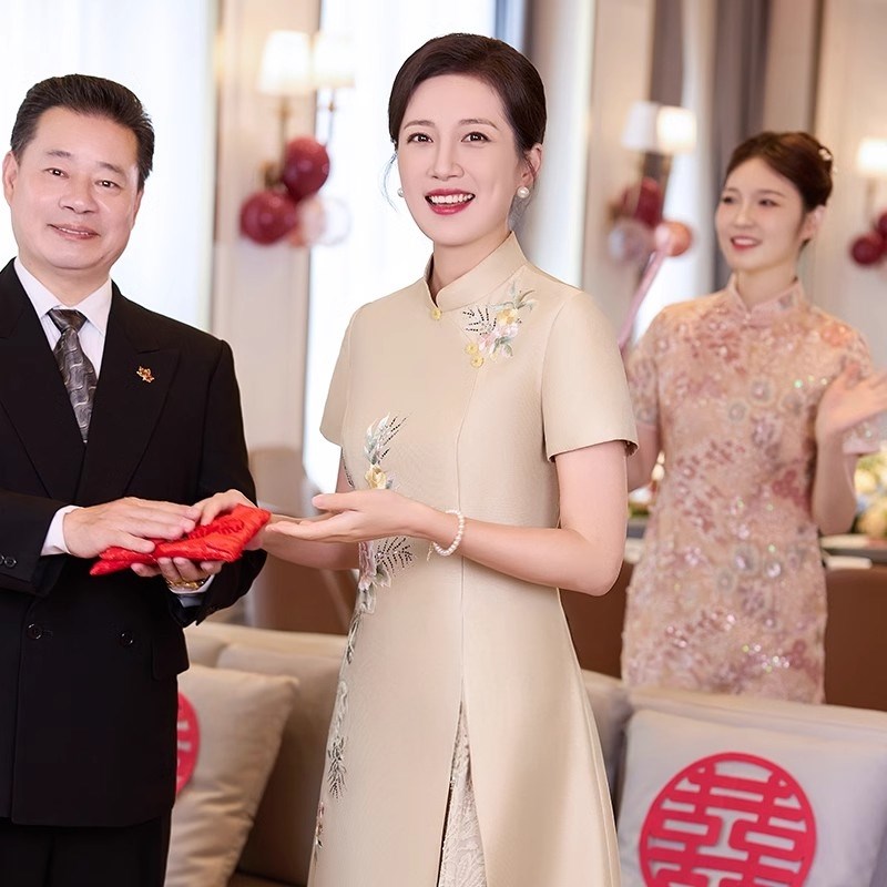 喜婆婆婚宴装2025新款春夏装喜妈妈礼服喜服高贵年轻遮肚子连衣裙