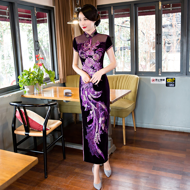 丝绒旗袍裙改良2024新款喜婆婆长款婚宴丈母娘新娘结婚妈妈装礼服