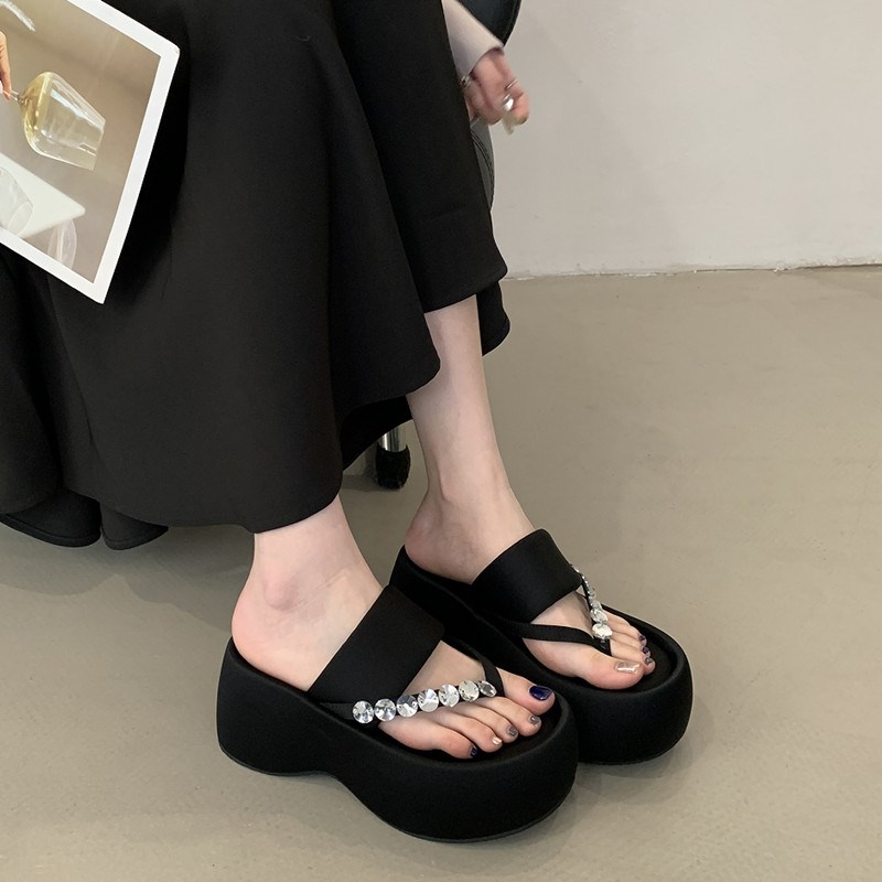 厚底踩屎感外穿凉拖鞋女2025年夏新款水钻坡跟夹U脚趾人字拖高跟