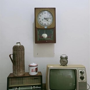 怀旧老式收音机黑白电视机复古老物件闹钟挂钟桌面装饰摆件道具