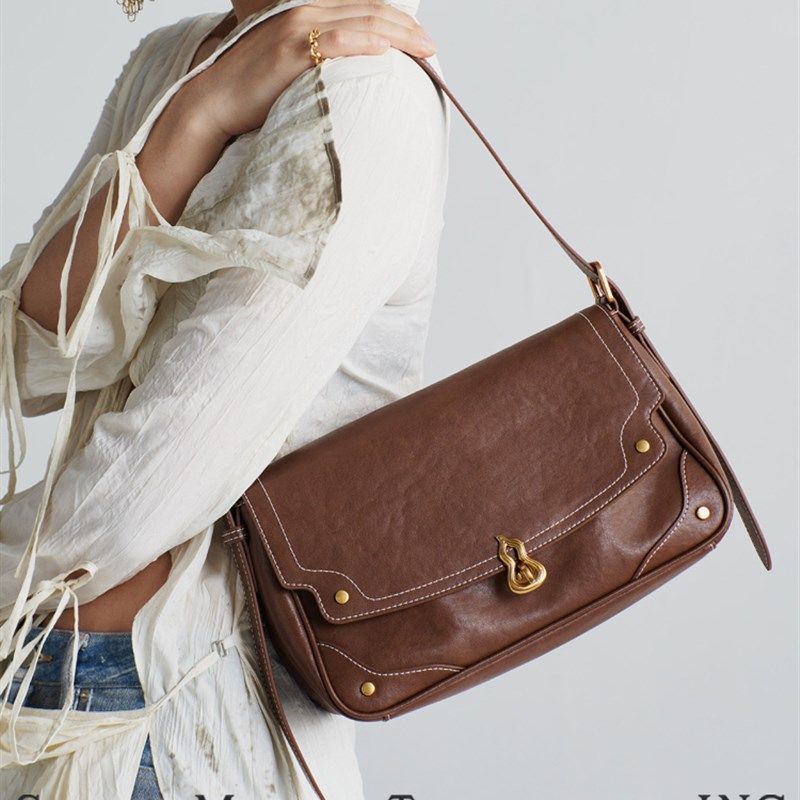 西木汀 半熟芝士 真皮单肩斜挎包包女新款小方包高级感法棍腋下包,箱包皮具/热销女包/男包,小方包,淘宝优惠券,粉丝福利购,淘宝优惠卷