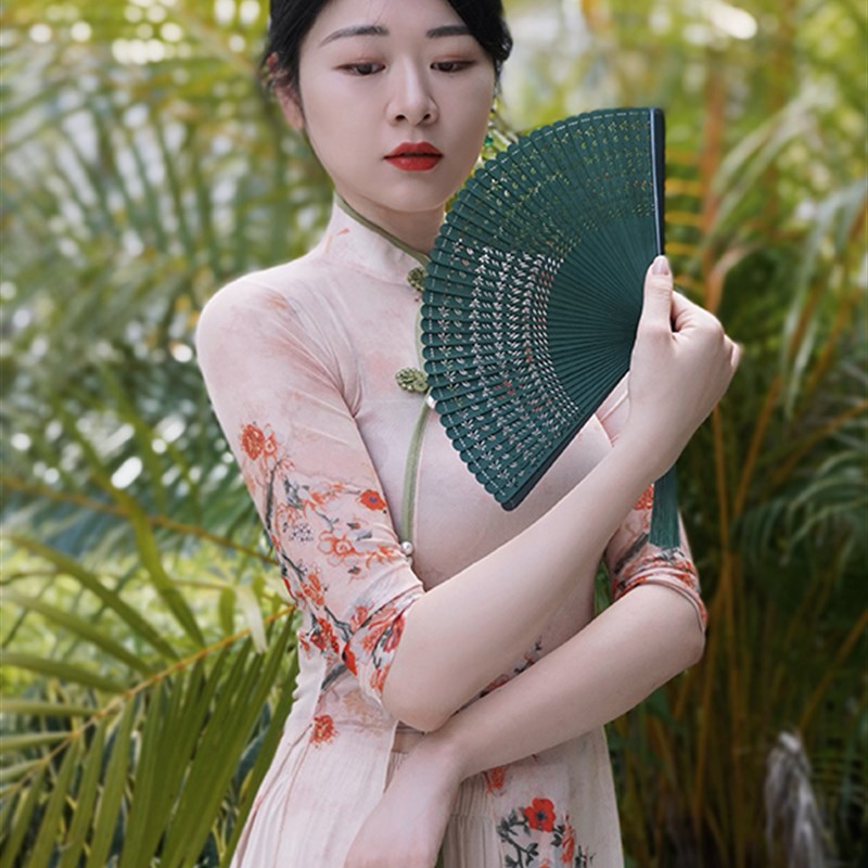 古风扇子头青g竹雕刻镂空中国风男女士折扇手工纯色汉服旗袍舞蹈图片