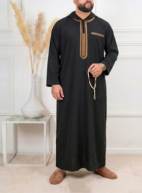 中东迪拜男士穆斯林长袍黑色刺绣连帽宽松礼拜服民族阿拉伯服饰