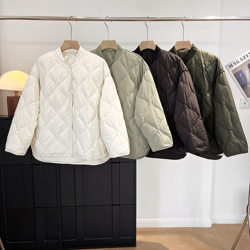 北欧风~柜1500+！休闲版型90白鸭绒菱形绗缝保暖廓形羽绒服外套女
