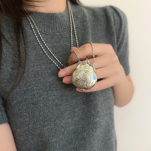 轻奢时髦合金玫瑰花纹小包项链女长款挂脖单肩链条百搭叠戴毛衣链