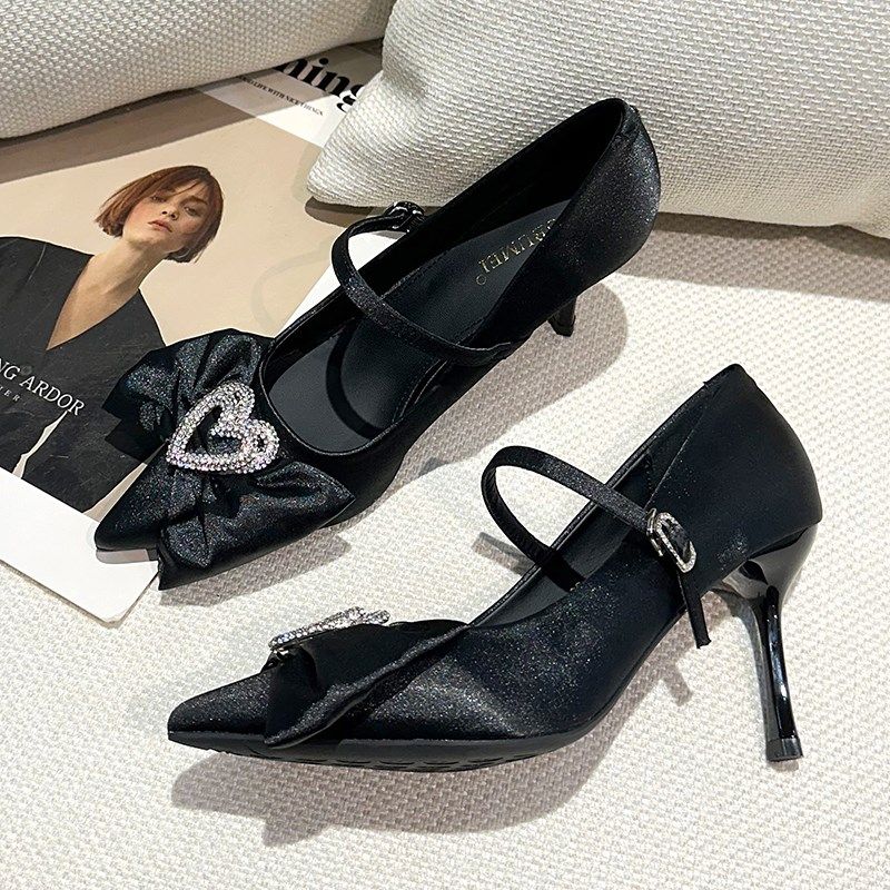 气质绸缎黑色职业高跟鞋女中跟2024年新款时尚浅口水钻细跟单鞋女