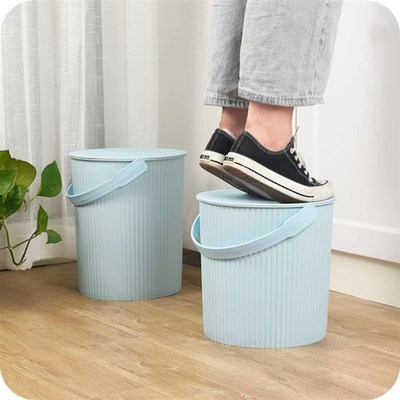 尿桶家用卧室带盖大人尿盆夜壶女士小便桶便盆女生用的夜壶防臭