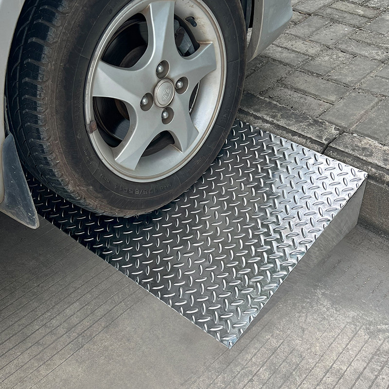 不锈钢斜坡垫汽车楼梯上坡垫三角垫防滑电动车上台阶垫可定制定做,商业/办公家具,无障碍设施,淘宝优惠券,粉丝福利购,淘宝优惠卷