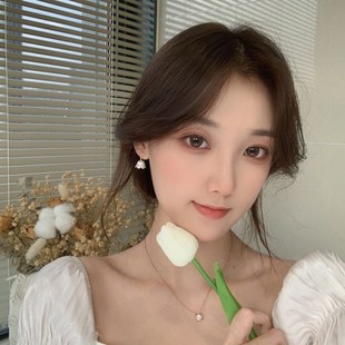 srrmhyn温柔百合法式 复古气质郁金香耳钉银色小巧简约百搭精致花