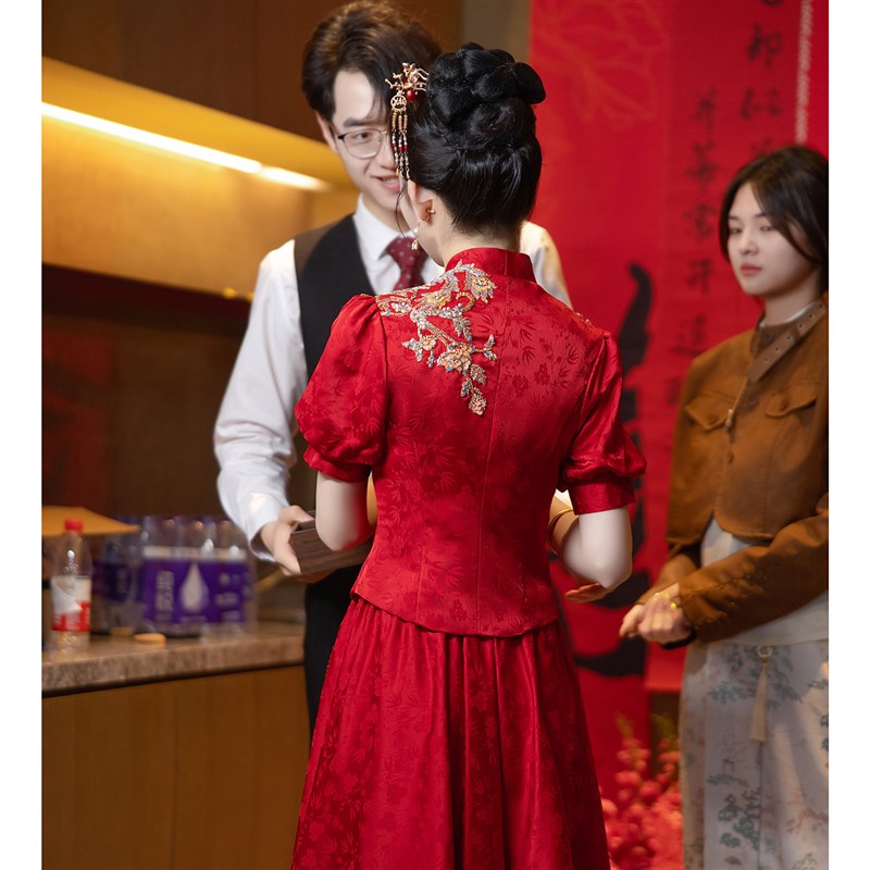 敬酒服新娘2024新款秋冬季结婚订婚回门裙高级感旗袍便装中式套装