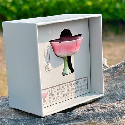 杭州博物馆文创馆藏文物复刻影青釉里红高足杯冰箱贴粉绿创意礼物