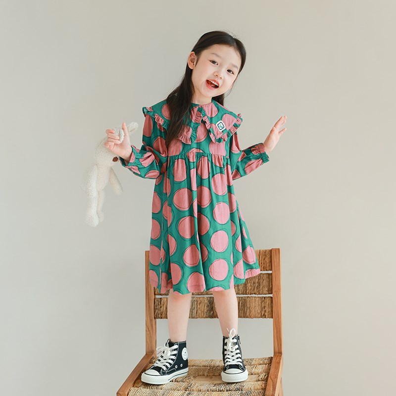 utouto大耳象女童撞色圆形翻领连衣裙2024春季新款个性裙子女图片