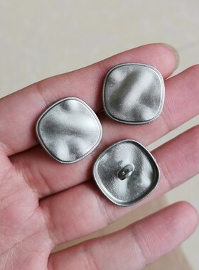 正方形金属银灰色高脚手缝纽扣针织衬衫开衫毛呢毛衣大衣风衣外套