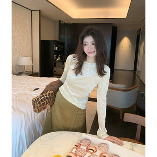 T恤磨绒圆领修身 轻奢钩花喇叭袖 显瘦上衣Z914 Savor龙喜儿 Alone