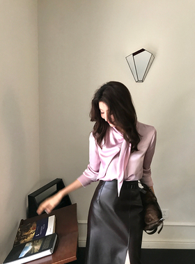 Alone Savor龙喜儿 优雅法式紫色缎面衬衫不规则扭结小衫女士D579