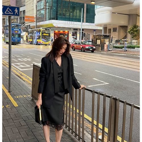 AloneSavor龍喜儿 三件套轻熟高智羊毛西装半裙套装马甲R620