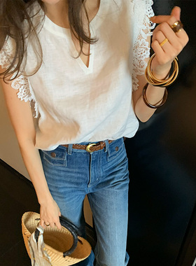 龍喜儿 亚麻白色v领衬衫女夏季2025新款拼接蕾丝花边无袖上衣P091