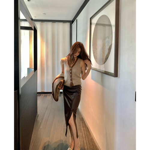 Alone Savor龙喜儿 高级感PU捏褶皮裙修身显瘦包臀开叉半身裙J803