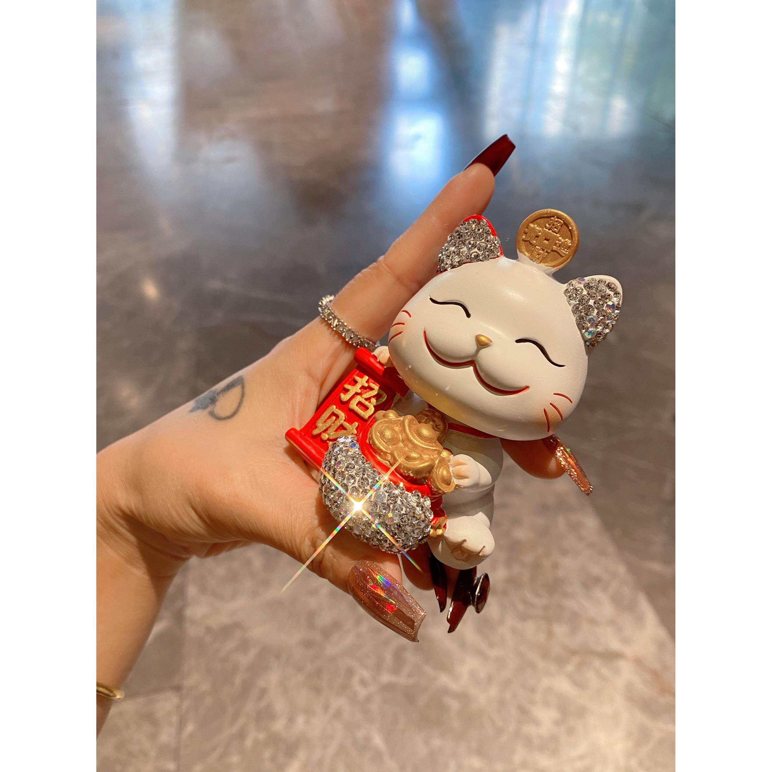 过年红创意摇头钱袋汽车中控台摆件高颜值镶钻招财猫车内装饰品新