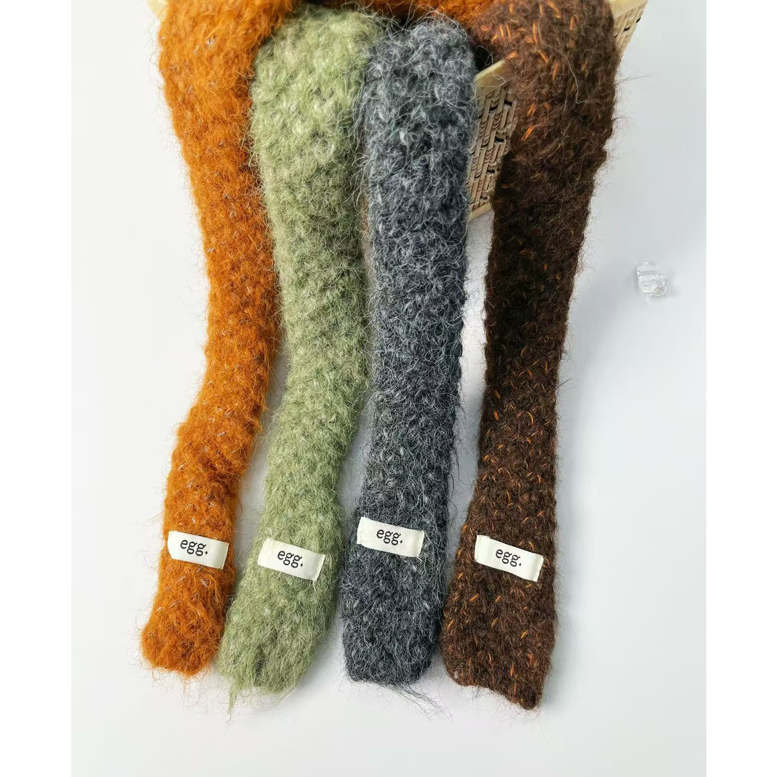 韩系纯色简约百搭休闲领巾粗线针织围脖字母小标毛绒绒细条长围巾,服饰配件/皮带/帽子/围巾,围巾/丝巾/披肩,淘宝优惠券,粉丝福利购,淘宝优惠卷